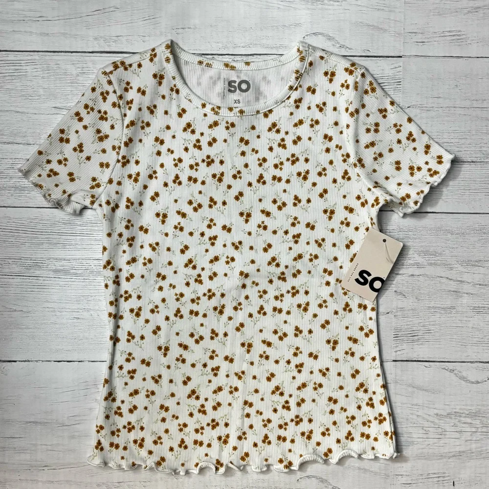 NWT SO Ribbed Floral Top XS White Brown Lettuce Hem Short Sleeve Shirt